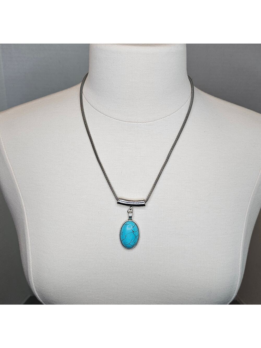 Southwest Style Pendant Necklace Turquoise Color Oval Cabochon Silvertone Chain